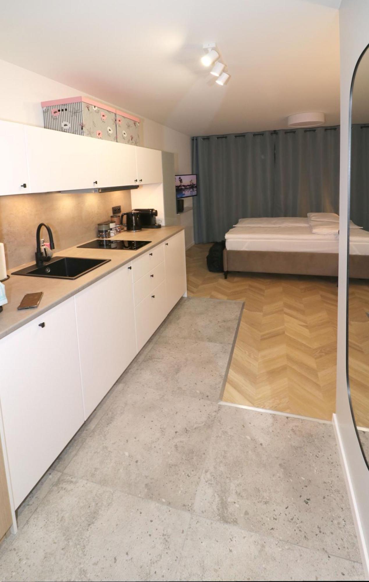 Apartment Falcon Center 4 Metro Swietokrzyska Warschau